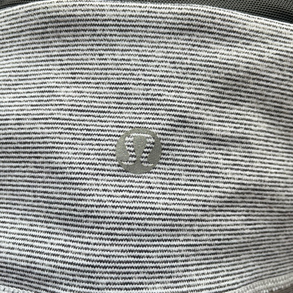 Lululemon Razorback Tank Top, size 8 - Picture 3 of 4